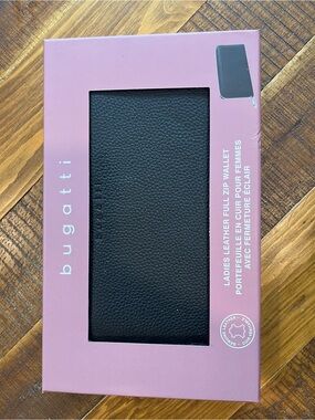Bugatti Black Pebbled Leather Zip Card Holder